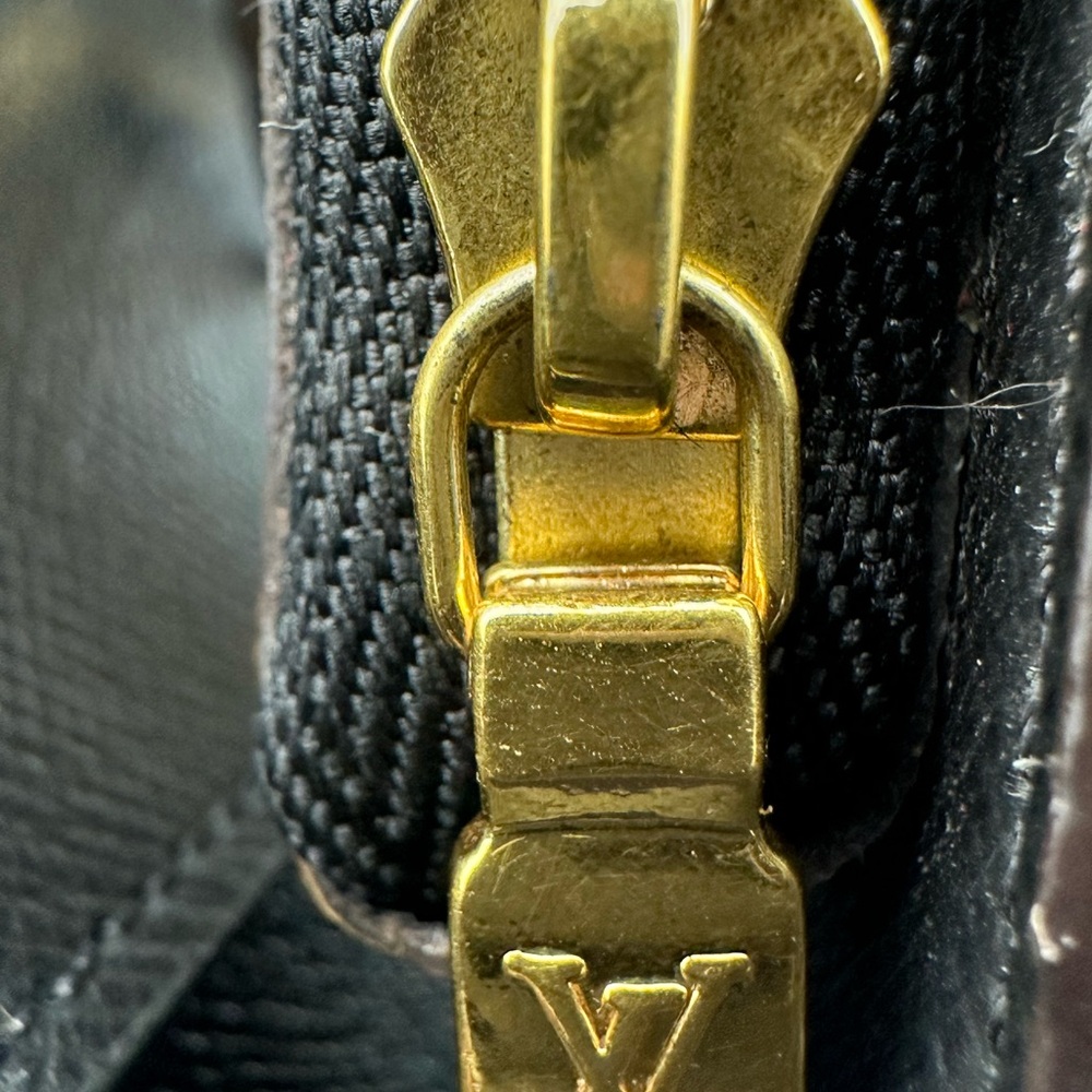 Louis Vuitton Juliette Wallet in Reverse Monogram - Picture 12 of 12